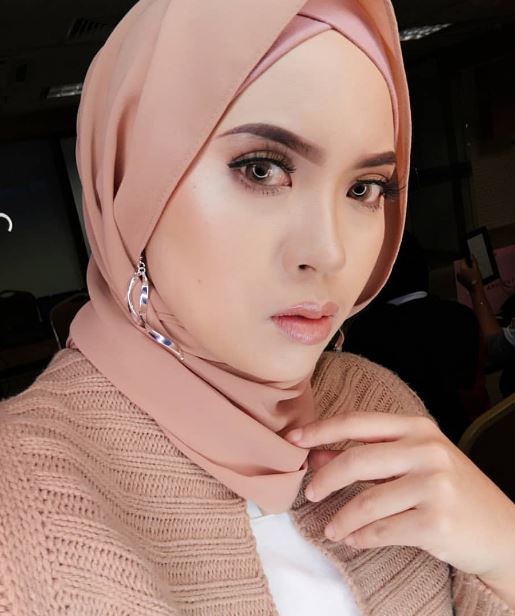 fafau_cun_beauty_muslimah_talent_modal_produk_makeup_wanita_pengantin